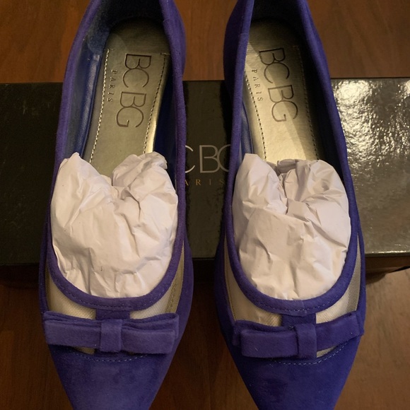 BCBG Paris Genuine Leather Soft Leather Flats, Sz. 6M - NIB - Picture 2 of 5